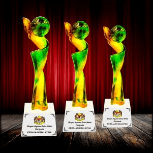 Water Luili Crystal Trophy