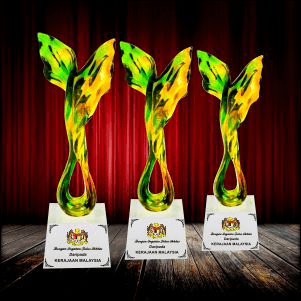 Water Luili Crystal Trophy